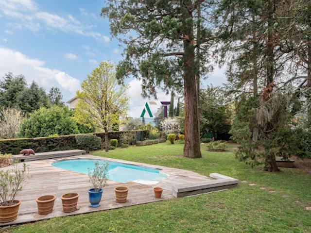 Vente Maison 8 pièces 253.01 m2 Corenc