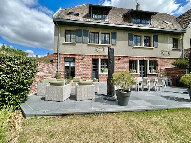 Vente Maison 8 pièces 265 m2 Gondecourt