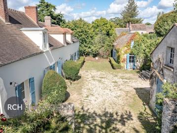 Vente Maison 8 pièces 266.79 m2 Montfort l'Amaury