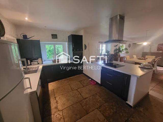 Vente Maison 8 pièces 268 m2 Nanteuil