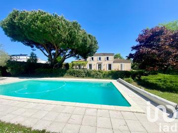 Vente Maison 8 pièces 268 m2 Carbon Blanc