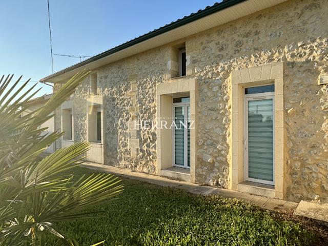 Vente Maison 8 pièces 269 m2 Bonzac