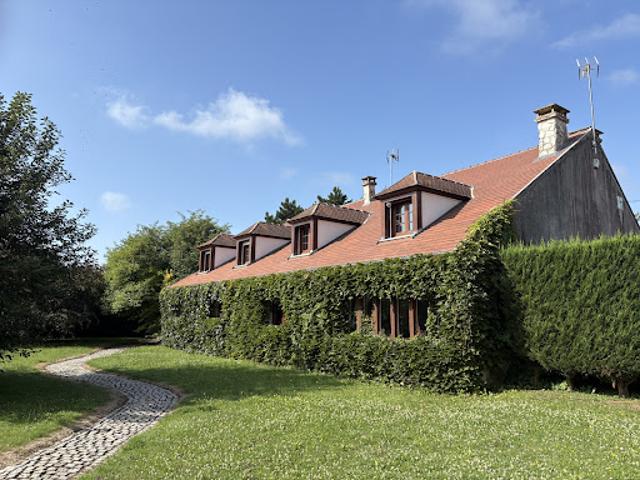Vente Maison 8 pièces 260 m2 Nanteuil le Haudouin