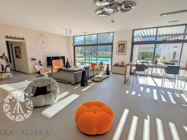 Vente Maison 8 pièces 260 m2 Laroque des Albères