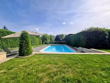 Vente Maison 8 pièces 260 m2 Santeny