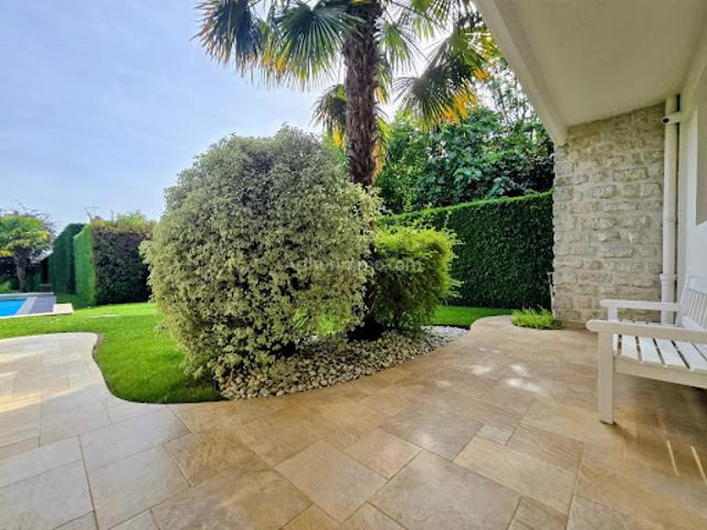 Vente Maison 8 pièces 260 m2 Santeny