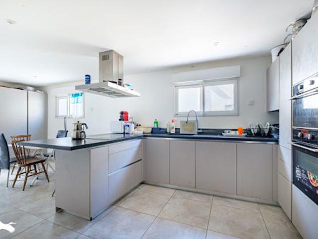 Vente Maison 8 pièces 260 m2 Venissieux
