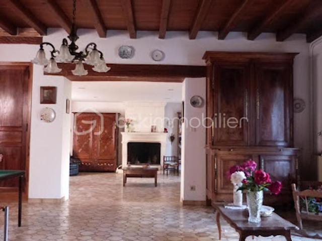 Vente Maison 8 pièces 261 m2 Riberac