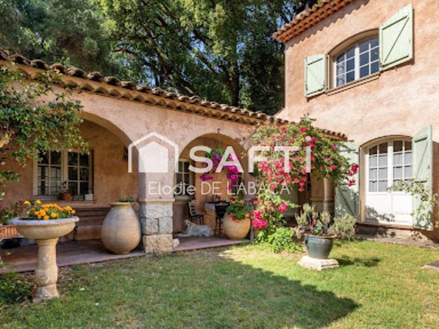 Vente Maison 8 pièces 262 m2 Cannes la bocca