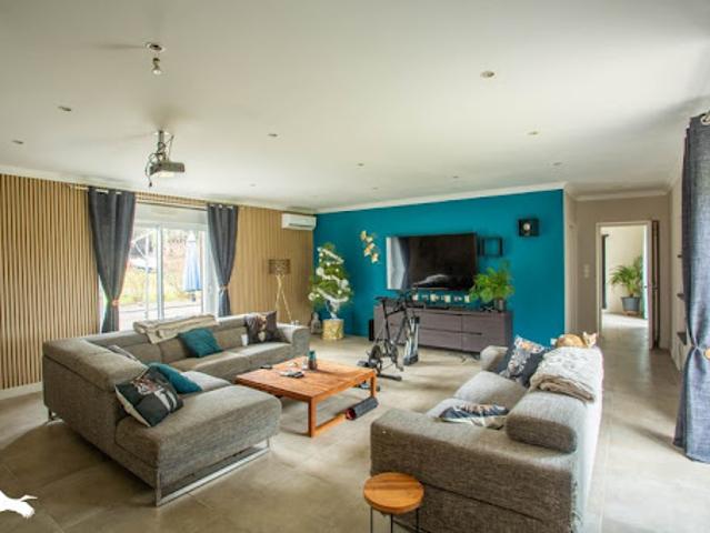 Vente Maison 8 pièces 262 m2 Léogeats