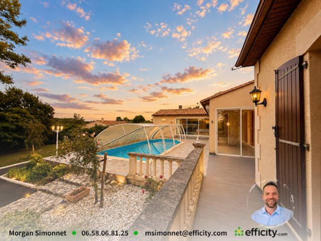 Vente Maison 8 pièces 275 m2 Saint Amant de Boixe