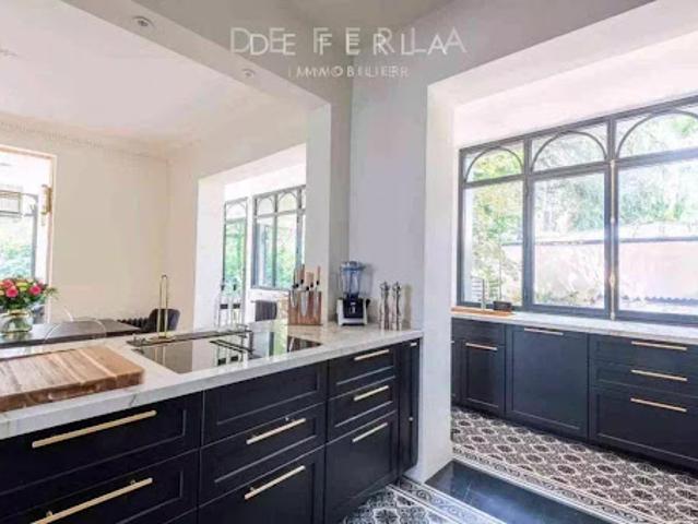 Vente Maison 8 pièces 276 m2 Garches
