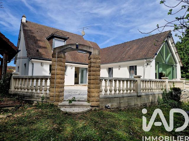 Vente Maison 8 pièces 270 m2 Bray sur Somme