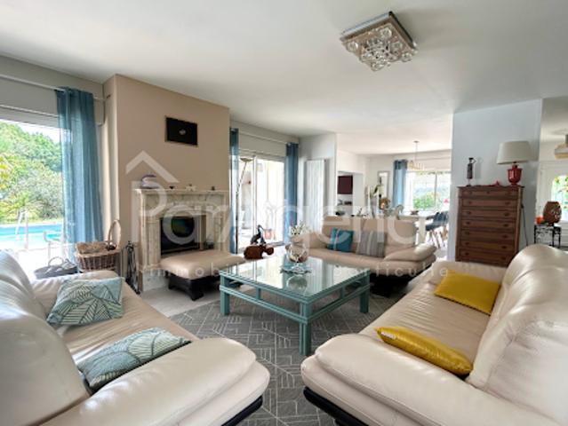Vente Maison 8 pièces 270 m2 Breuillet