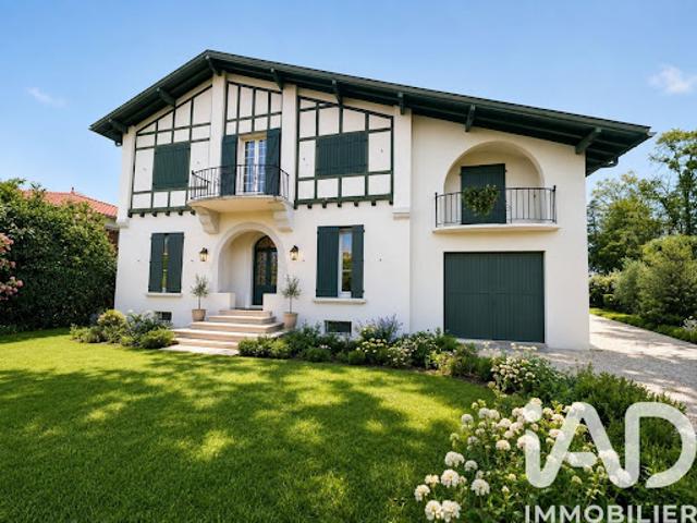 Vente Maison 8 pièces 270 m2 Cambo les Bains