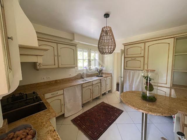 Vente Maison 8 pièces 270 m2 Pierrefonds