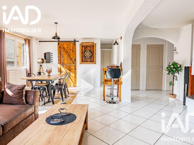 Vente Maison 8 pièces 271 m2 Poligny