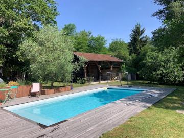 Vente Maison 8 pièces 273 m2 Saint Genès de Lombaud