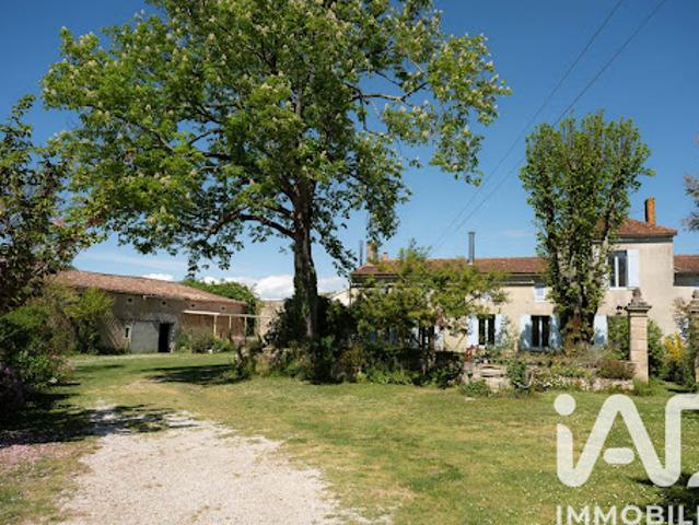 Vente Maison 8 pièces 284 m2 Bégadan