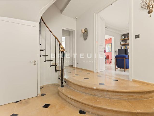Vente Maison 8 pièces 284 m2 Paris 14ème