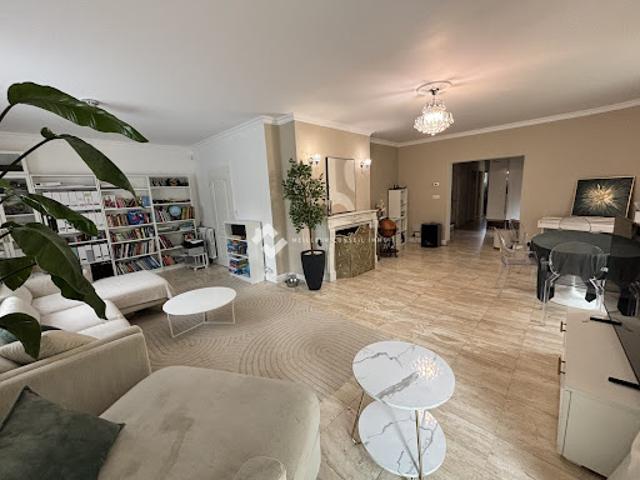 Vente Maison 8 pièces 285 m2 Neuville de Poitou