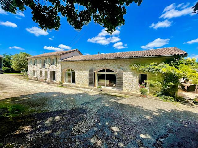 Vente Maison 8 pièces 285 m2 Laugnac