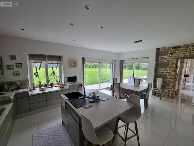 Vente Maison 8 pièces 288 m2 Isigny le Buat