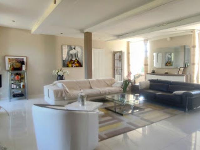 Vente Maison 8 pièces 288 m2 Isigny le Buat