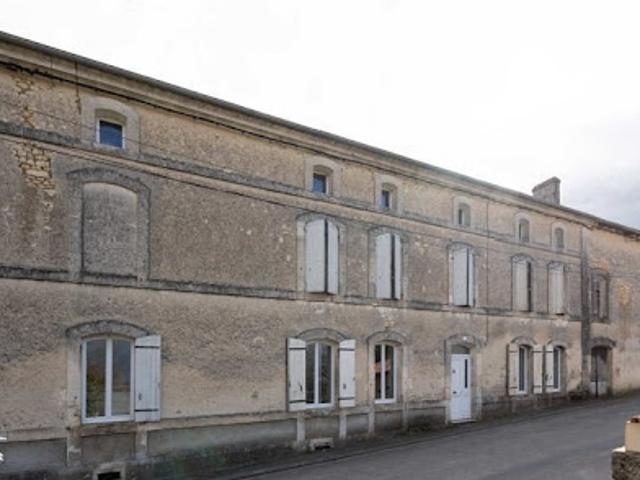 Vente Maison 8 pièces 280 m2 Chalais