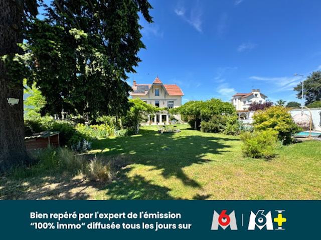 Vente Maison 8 pièces 280 m2 Balbigny