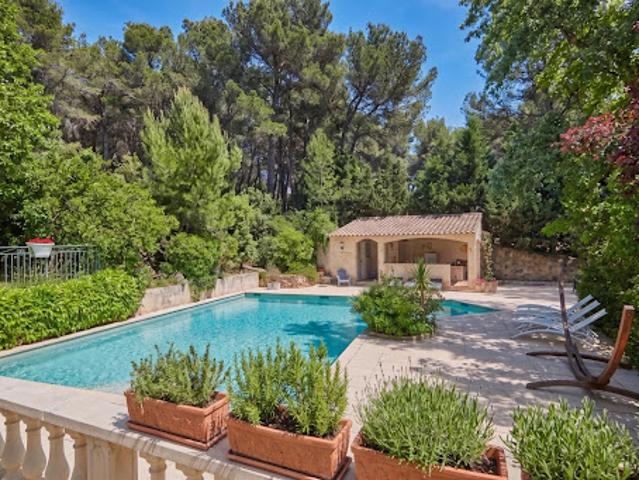 Vente Maison 8 pièces 280 m2 Châteauneuf le Rouge