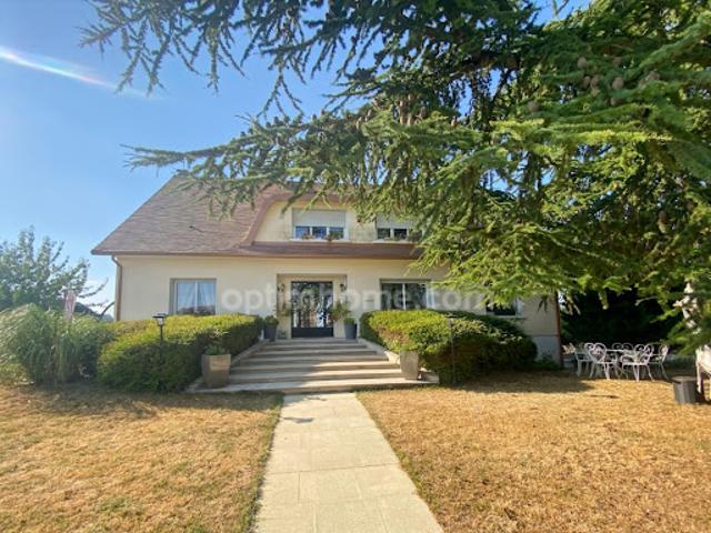 Vente Maison 8 pièces 280 m2 Mâchecourt