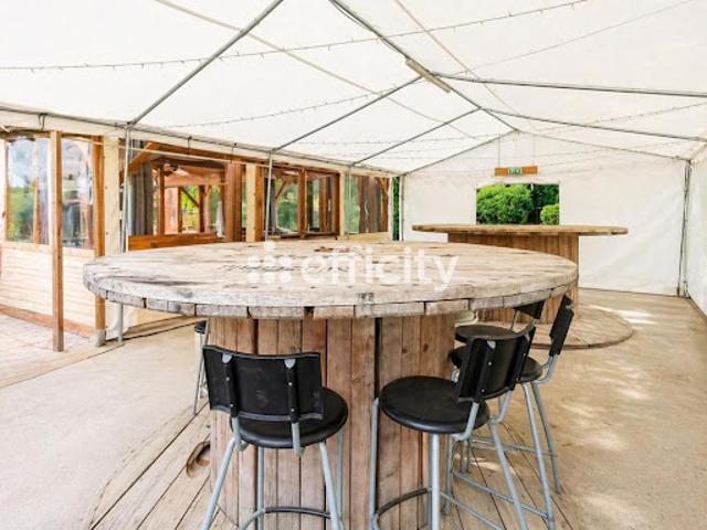 Vente Maison 8 pièces 280 m2 Exireuil
