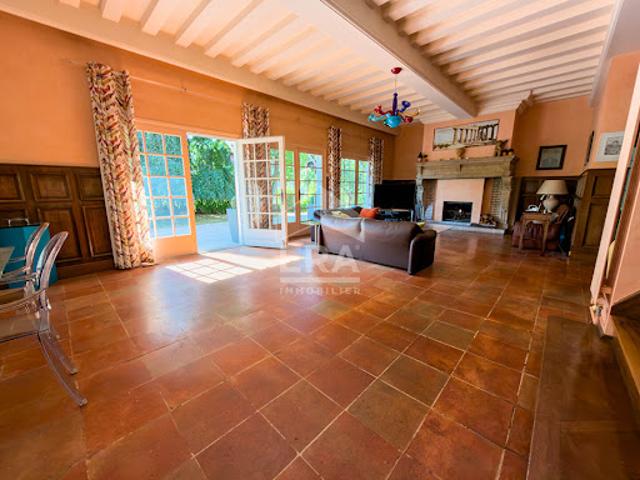 Vente Maison 8 pièces 280 m2 Ecully