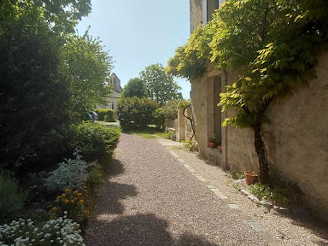 Vente Maison 10 pièces 280 m2 Saint Quentin de Baron