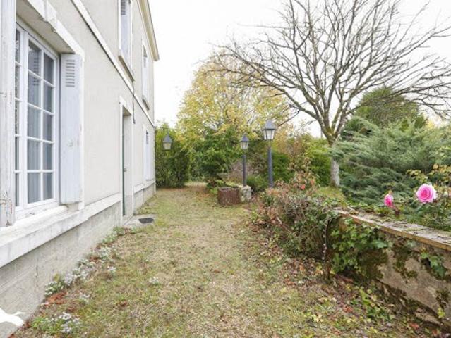 Vente Maison 8 pièces 280 m2 Savigné sur Lathan