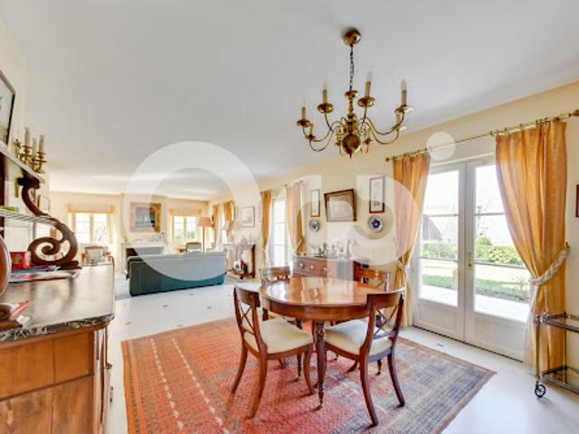 Vente Maison 8 pièces 280 m2 Senlis