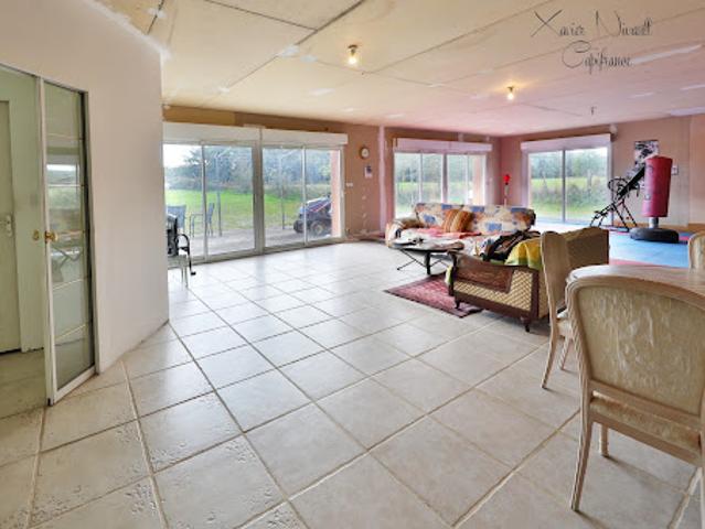 Vente Maison 8 pièces 281 m2 Mantenay Montlin