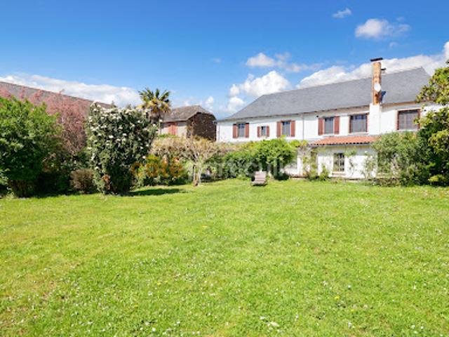 Vente Maison 8 pièces 282 m2 Montirat