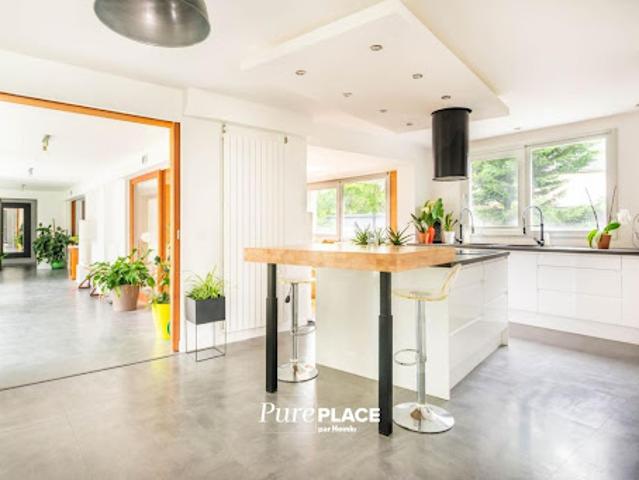 Vente Maison 8 pièces 282.5 m2 Sainte Luce sur Loire