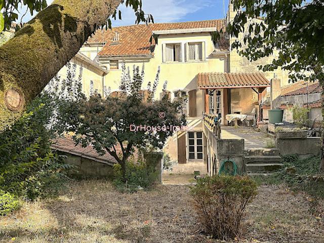 Vente Maison 8 pièces 294.64 m2 Angouleme