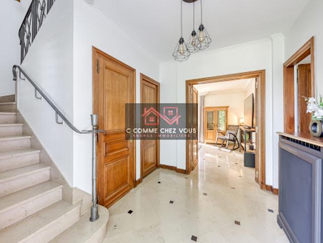 Vente Maison 8 pièces 296 m2 Liverdy en Brie