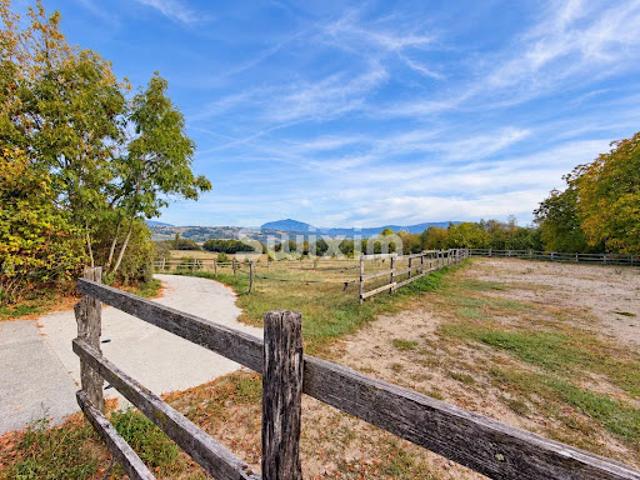 Vente Maison 8 pièces 297 m2 Viry