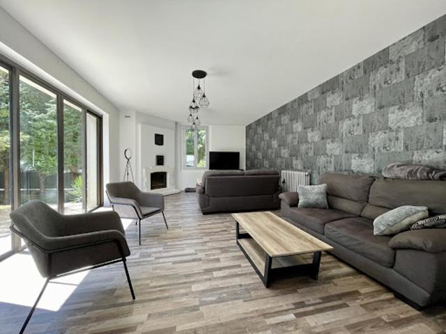 Vente Maison 8 pièces 298 m2 Aussillon