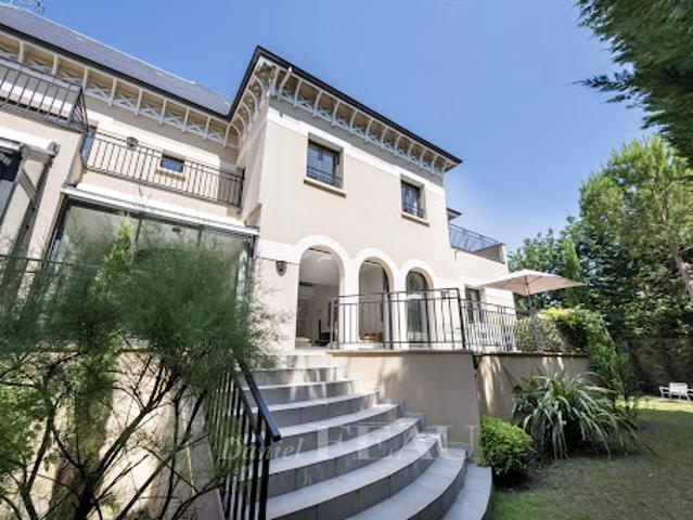 Vente Maison 8 pièces 298.1 m2 Saint maur des fosses