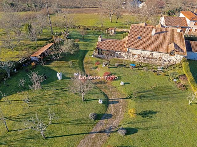 Vente Maison 8 pièces 299 m2 Saint Astier