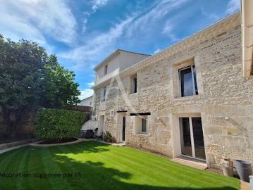 Vente Maison 8 pièces 299.88 m2 Manduel