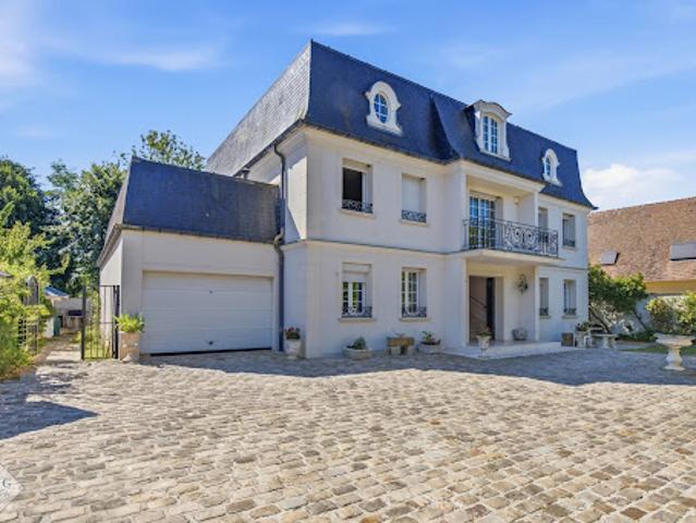 Vente Maison 8 pièces 290 m2 Le Plessis Trévise