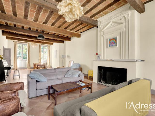 Vente Maison 8 pièces 290.47 m2 Le Burgaud