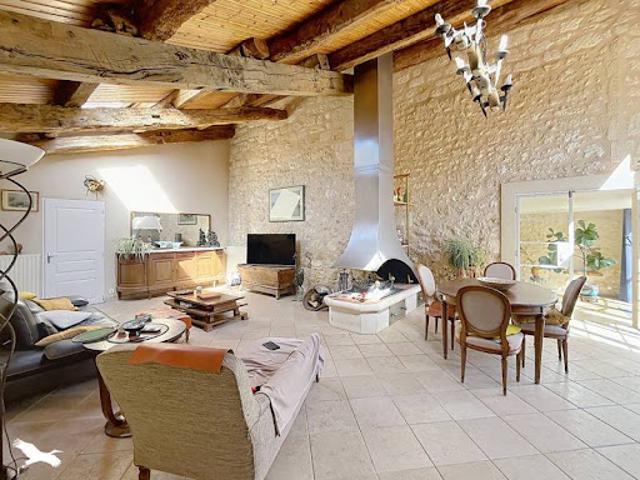 Vente Maison 8 pièces 292 m2 Camarsac